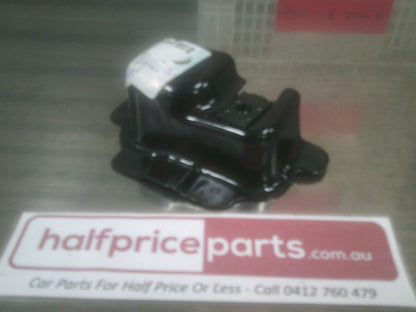 Holden JH Cruze Right Hand Guard Mounting Bracket New Part