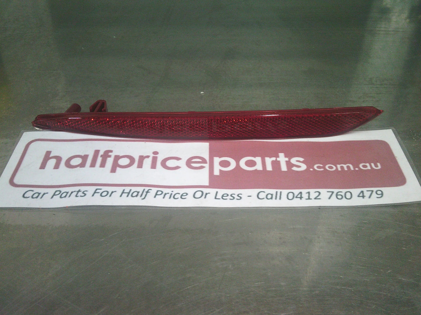 Holden VF Commodore Sedan Genuine Left Hand Rear Bumper Reflector New Part