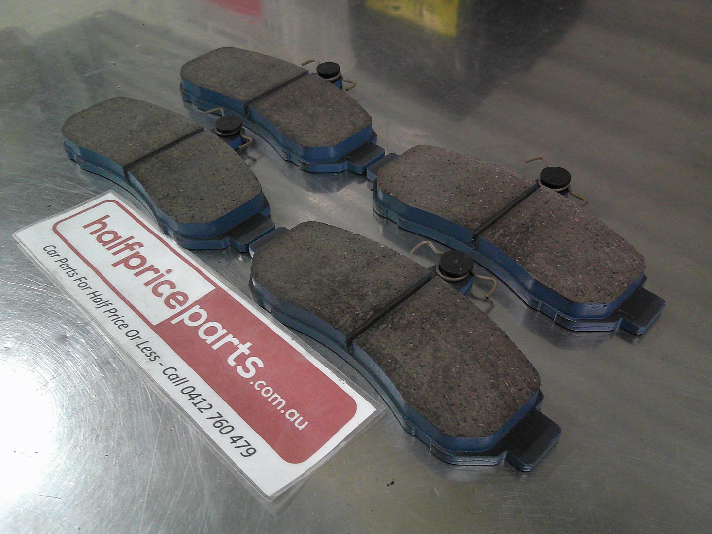 Mitsubishi TE Magna Wagon Genuine Front Disc Brake Pad Set New Part