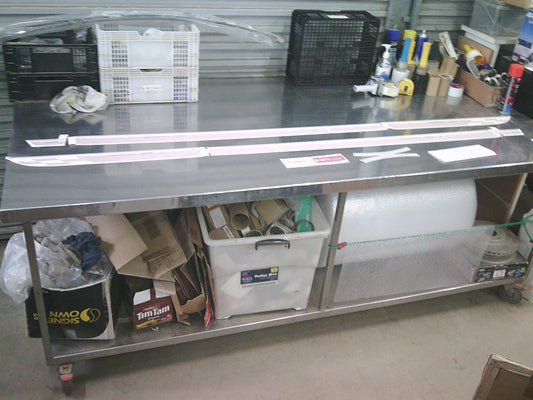 Holden VF SS/SSV/Redline Commodore Sedan Genuine Factory Side Decal Kit (Red) New Part