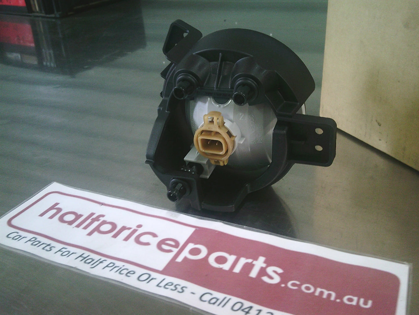 Holden Trax Genuine Right Hand Front Fog Light And Bracket Assembly New Part
