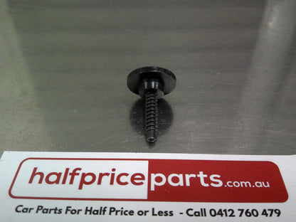 Holden WN Caprice/GTS/HSV/Clubsport/Senator/Maloo Genuine Fender Liner Moulding Bolt New Part