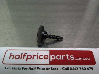 Holden WN Caprice/GTS/HSV/Clubsport/Senator/Maloo Genuine Fender Liner Moulding Bolt New Part