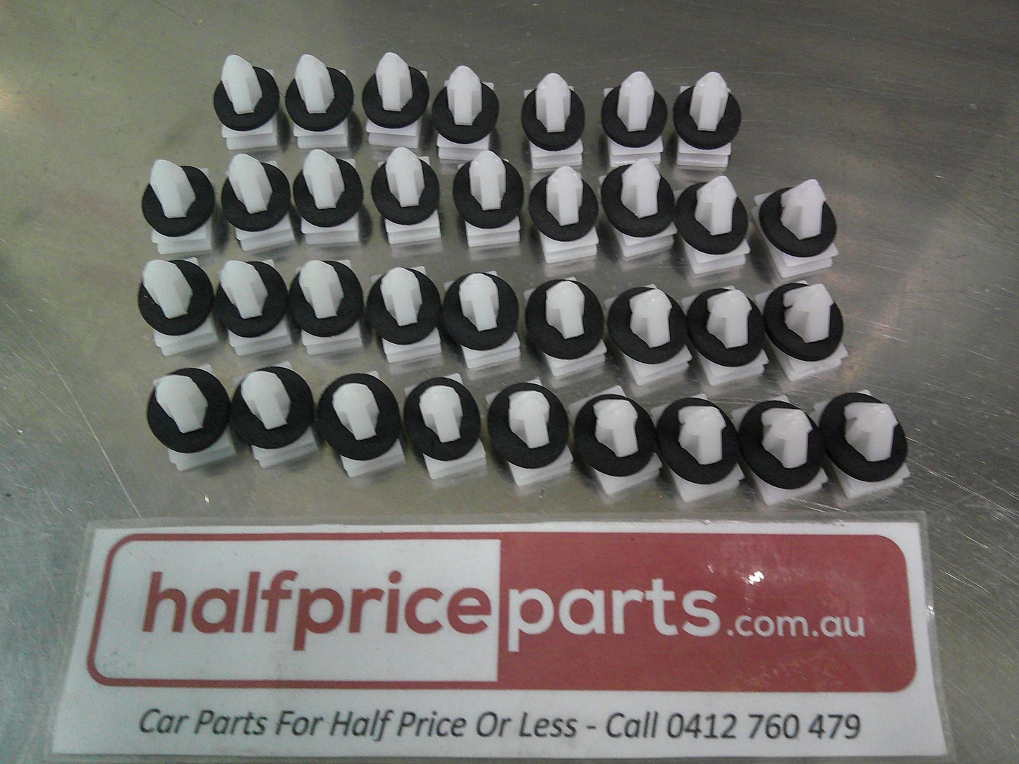 Holden JG/JH Cruze Genuine Side Skirt Clip Or Side Moulding Clip (Lot Of 34 Only) New Part