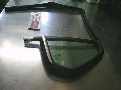 Holden Trax Genuine Left Hand Rear Window Weather Strip with Glass Insert Frame New Part