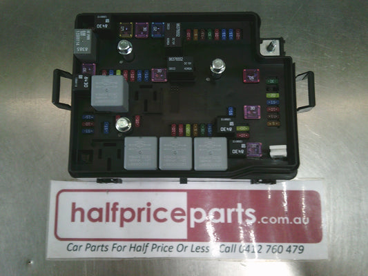 Holden Trail Blazer Genuine Fuse Panel Assy New Part