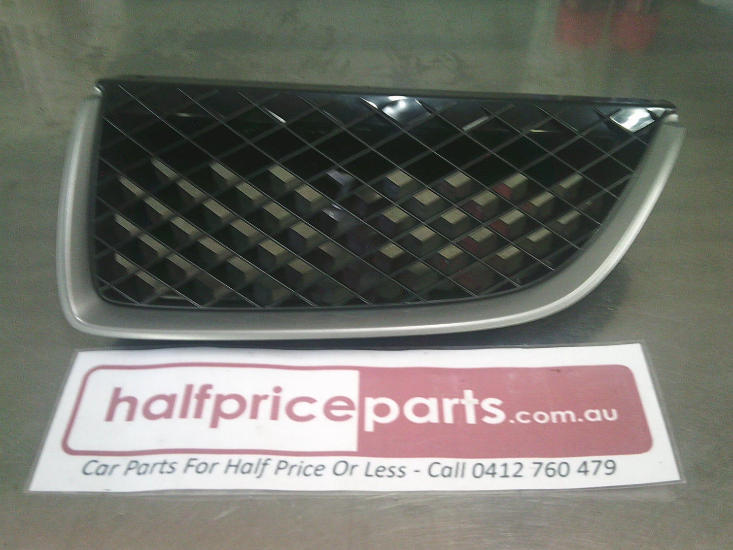 Holden VX Commodore Sedan/Wagon Genuine Left Hand Front Grille (Black And Silver) New Part