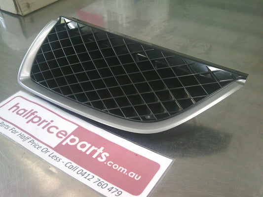 Holden VX Commodore Sedan/Wagon Genuine Left Hand Front Grille (Black And Silver) New Part
