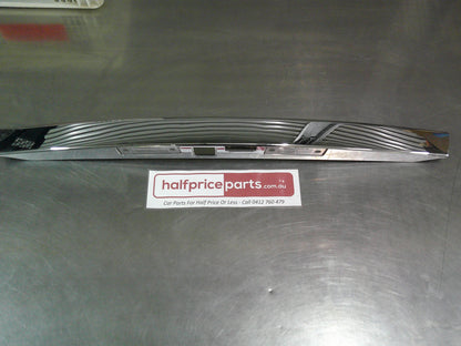 Holden JH Cruze Sedan Genuine Boot Garnish Licence Plate Light (Chrome) Used Part