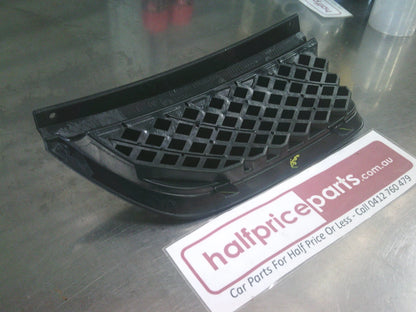 Holden VX Commodore Sedan/Wagon Genuine Left Hand Front Grille (Black And Silver) New Part