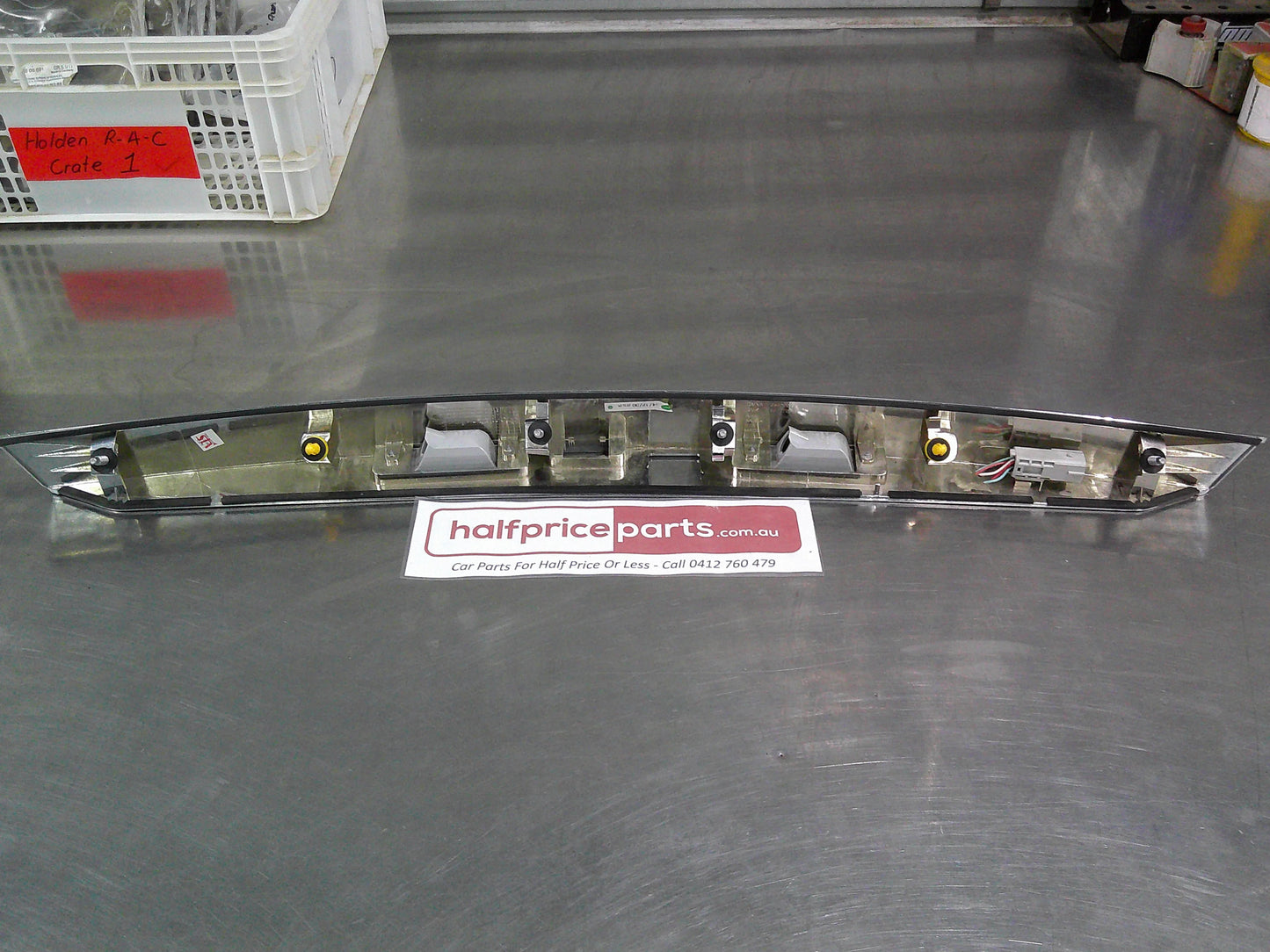 Holden JH Cruze Sedan Genuine Boot Garnish Licence Plate Light (Chrome) Used Part