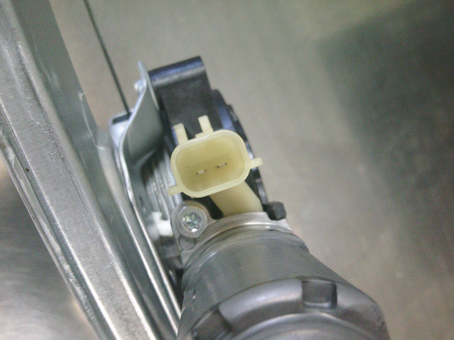 Holden JH Cruze Genuine Drivers Side Rear Power Window Regulator - New Part.