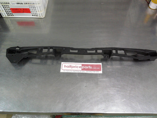 Holden Astra J 3 Door Genuine Centre Rear Bumper Guide New Part