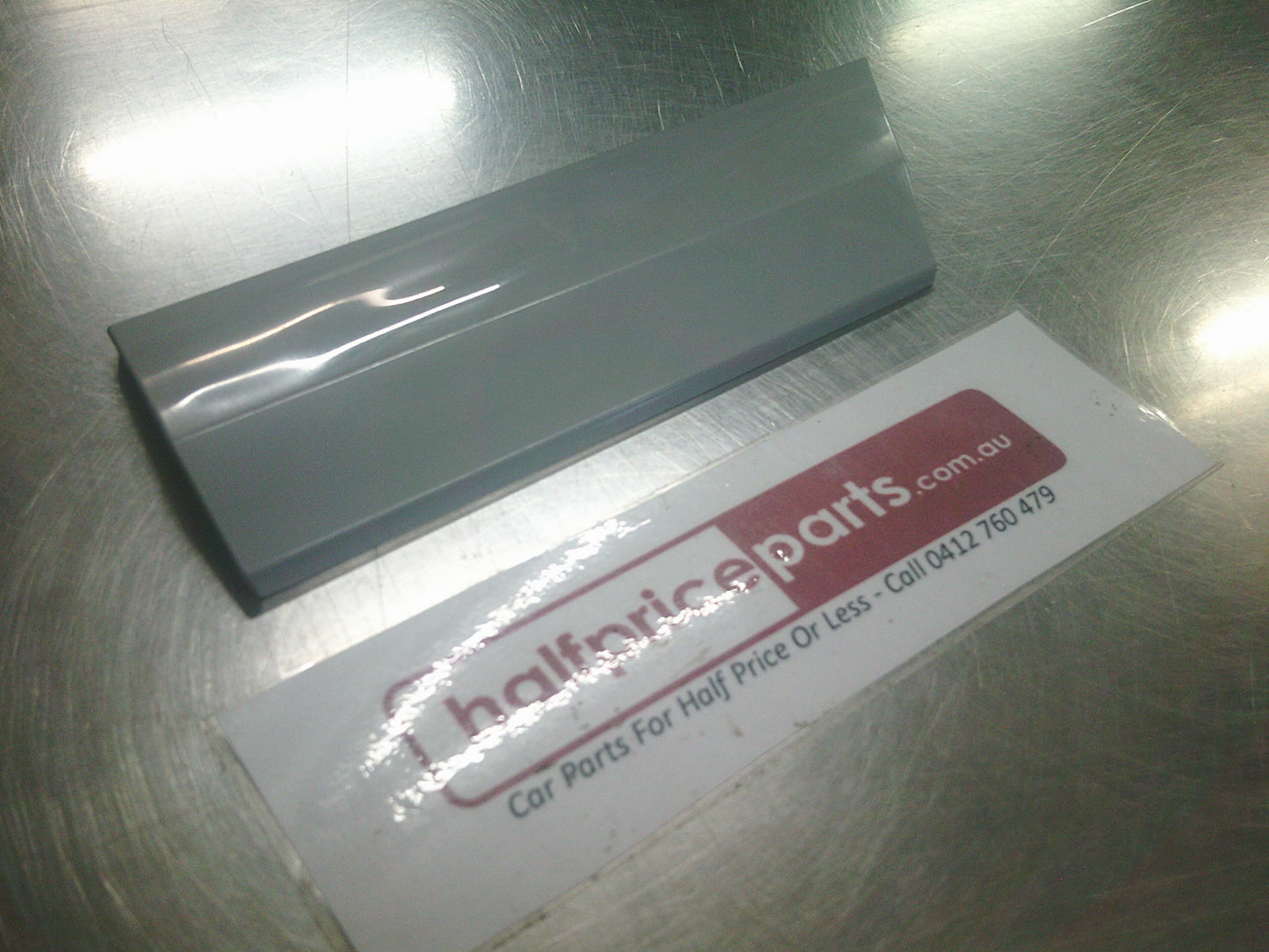 Holden VZ Commodore Adventra Genuine Right Hand Front Guard Mould - New Part