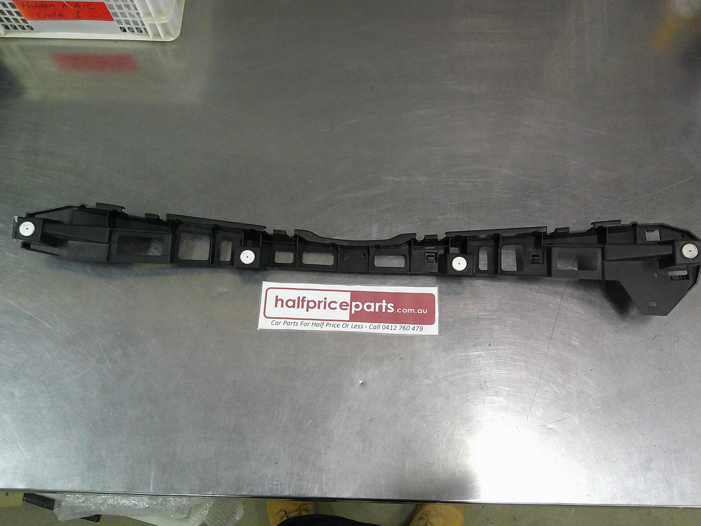 Holden Astra J 3 Door Genuine Centre Rear Bumper Guide New Part