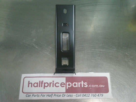 Holden Trax Genuine Front Bumper Centre Support New Part