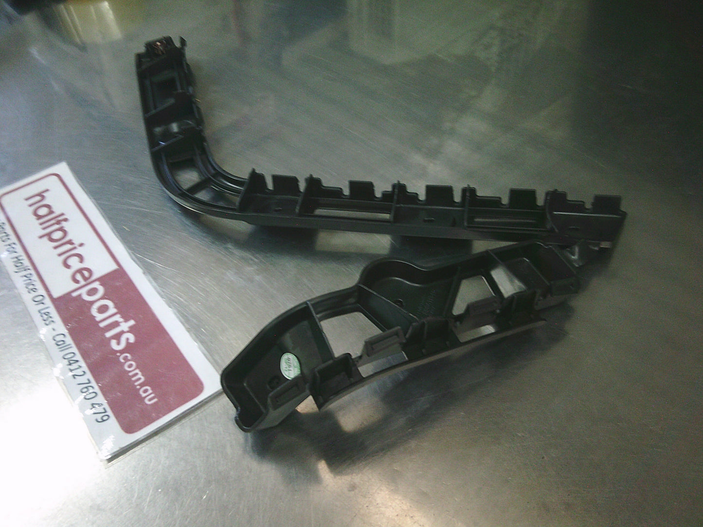 Holden Trail Blazer Genuine Right Hand Rear Bumper Fascia Guide Bracket - New Part