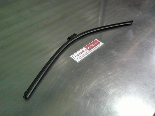 Holden Astra J Genuine 680mm Right Hand (Drivers) Wiper Blade New Part
