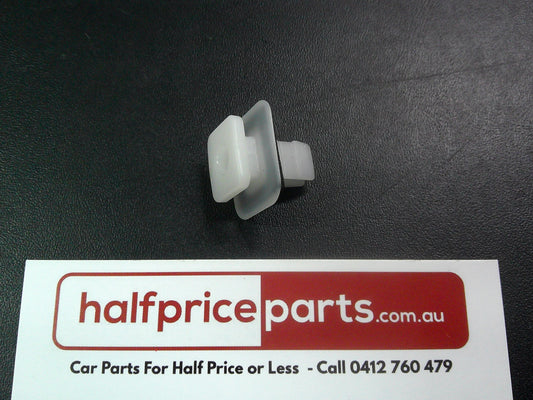 GM Genuine Rocker Panel Moulding Clip New Part