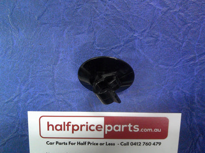 Holden EP Epica Genuine Bonnet Liner Retainer Clip New Part