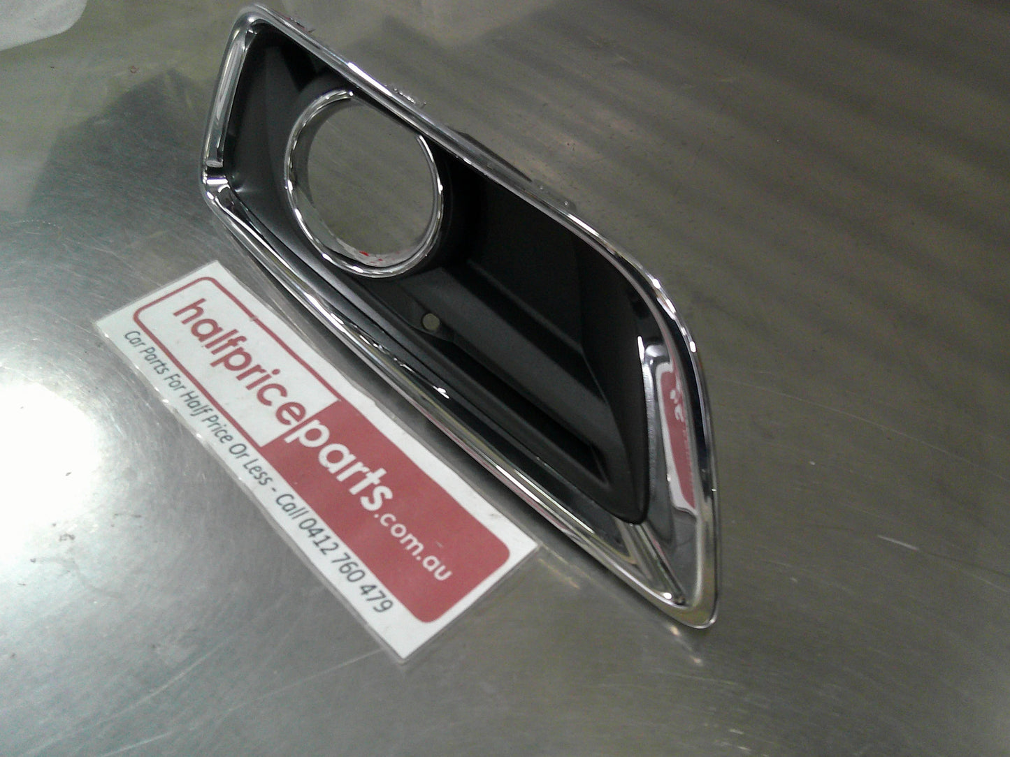 Holden Malibu Genuine Right Hand Front Fog Light Bezel Trim Cover New Part