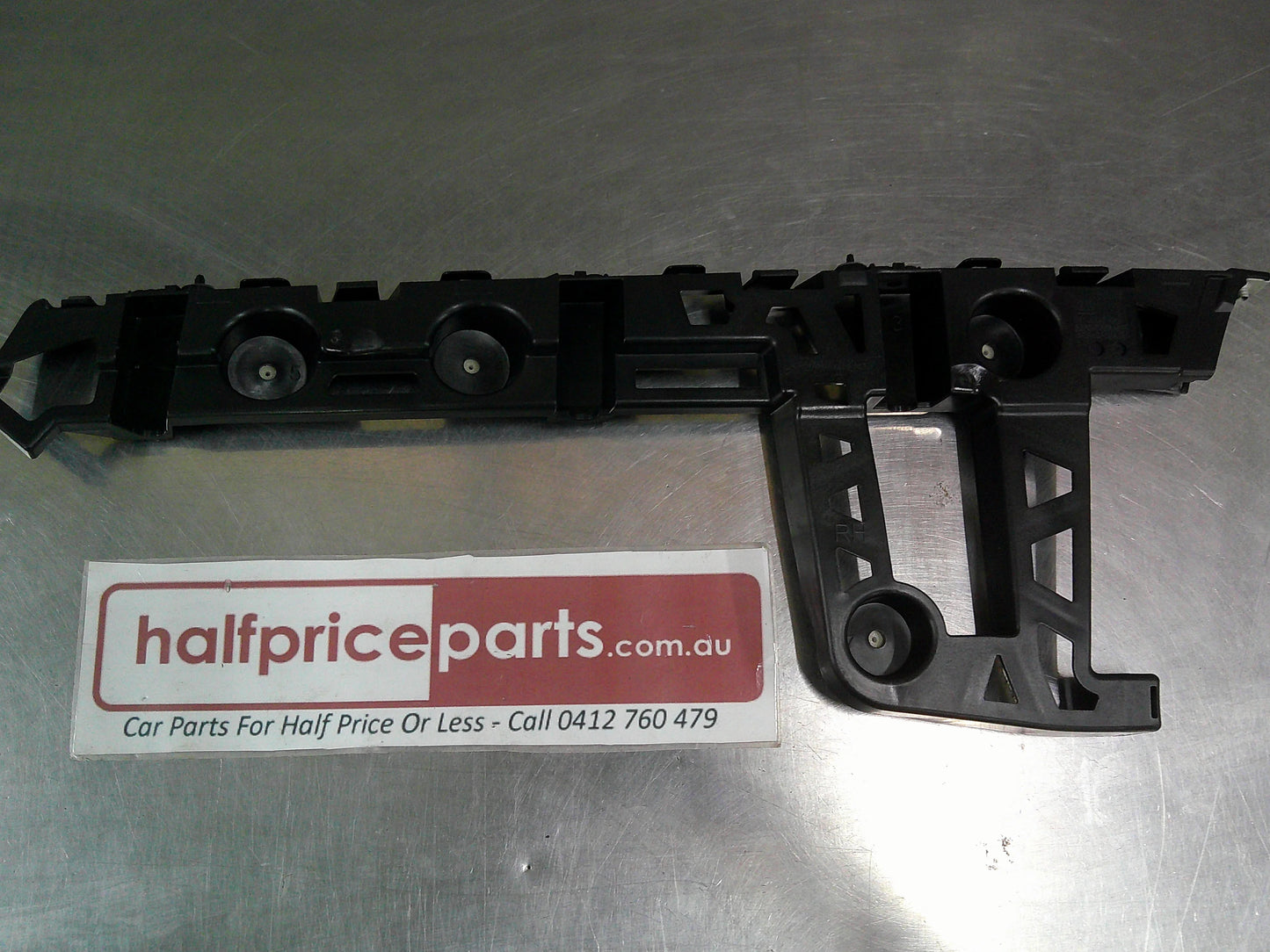 Holden ZB Commodore Tourer Genuine Right Hand Rear Side Bracket Guide New Part