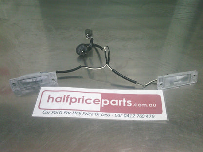 Holden CG Captiva/CG Captiva Maxx Genuine Rear Licence Plate Lamp New Part