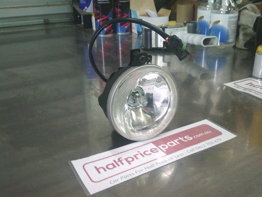 Holden VX/VY/VZ Monaro/Calais/Berlina/SVZ Genuine Left Hand Fog Light Only New Part