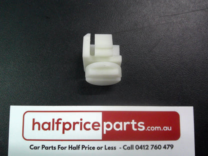 Holden VT/VX/VY/VZ/VU/WH/WK/WL Commodore Genuine Seat Back Retainer New Part