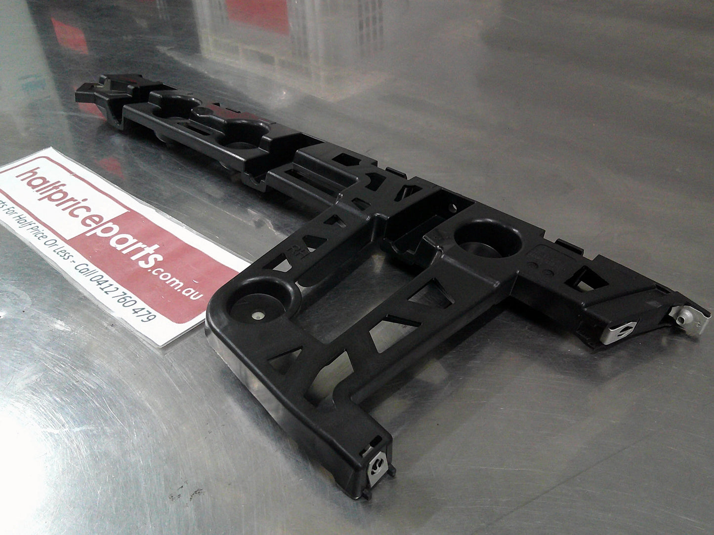 Holden ZB Commodore Tourer Genuine Right Hand Rear Side Bracket Guide New Part