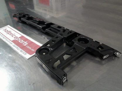 Holden ZB Commodore Tourer Genuine Right Hand Rear Side Bracket Guide New Part
