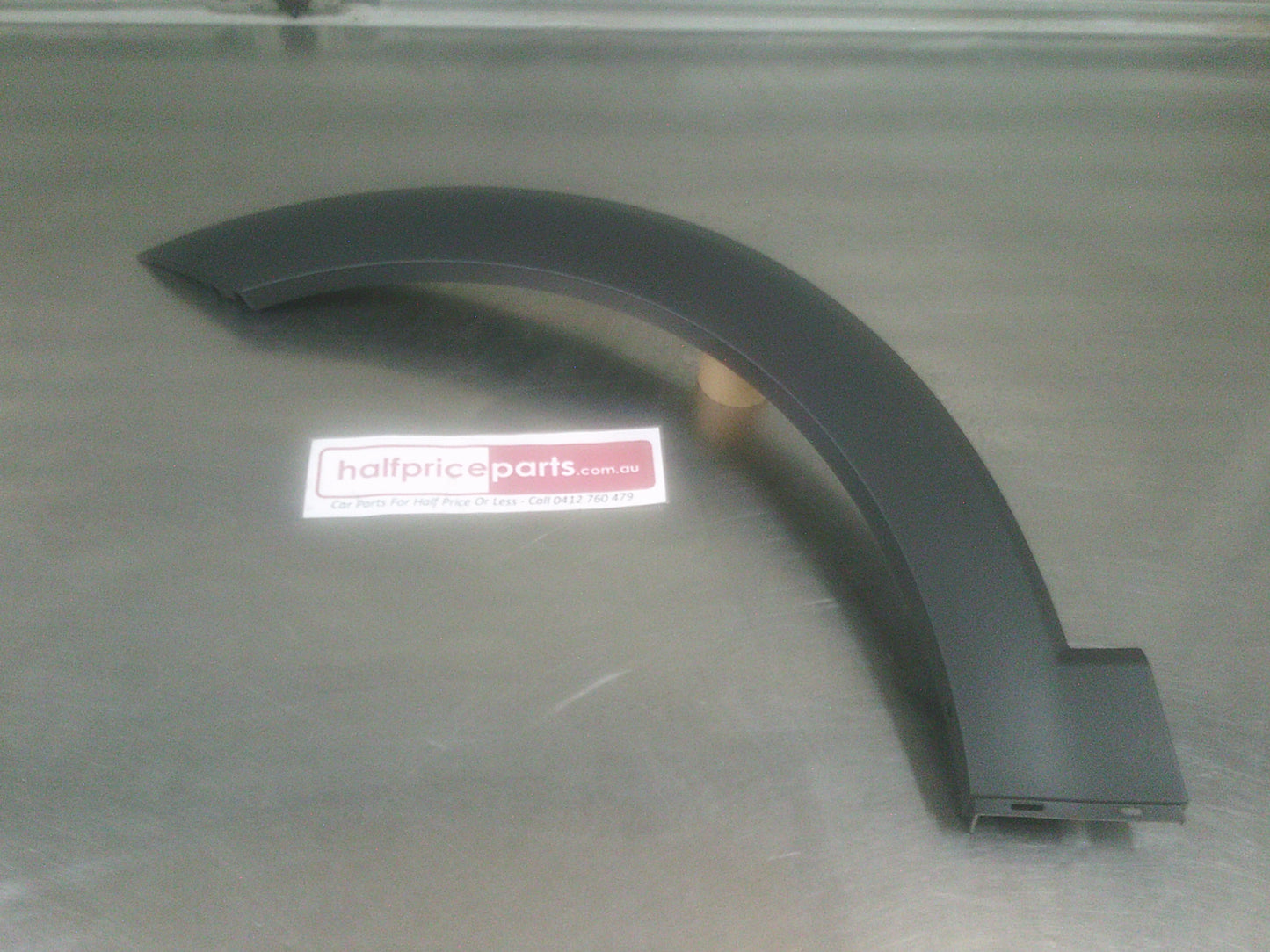 Holden CG Captiva Genuine Front Left Hand Wheel Arch Moulding New Part