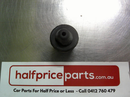 Holden CG Captiva/EP Epica/Viva Genuine Bonnet Rubber New Part