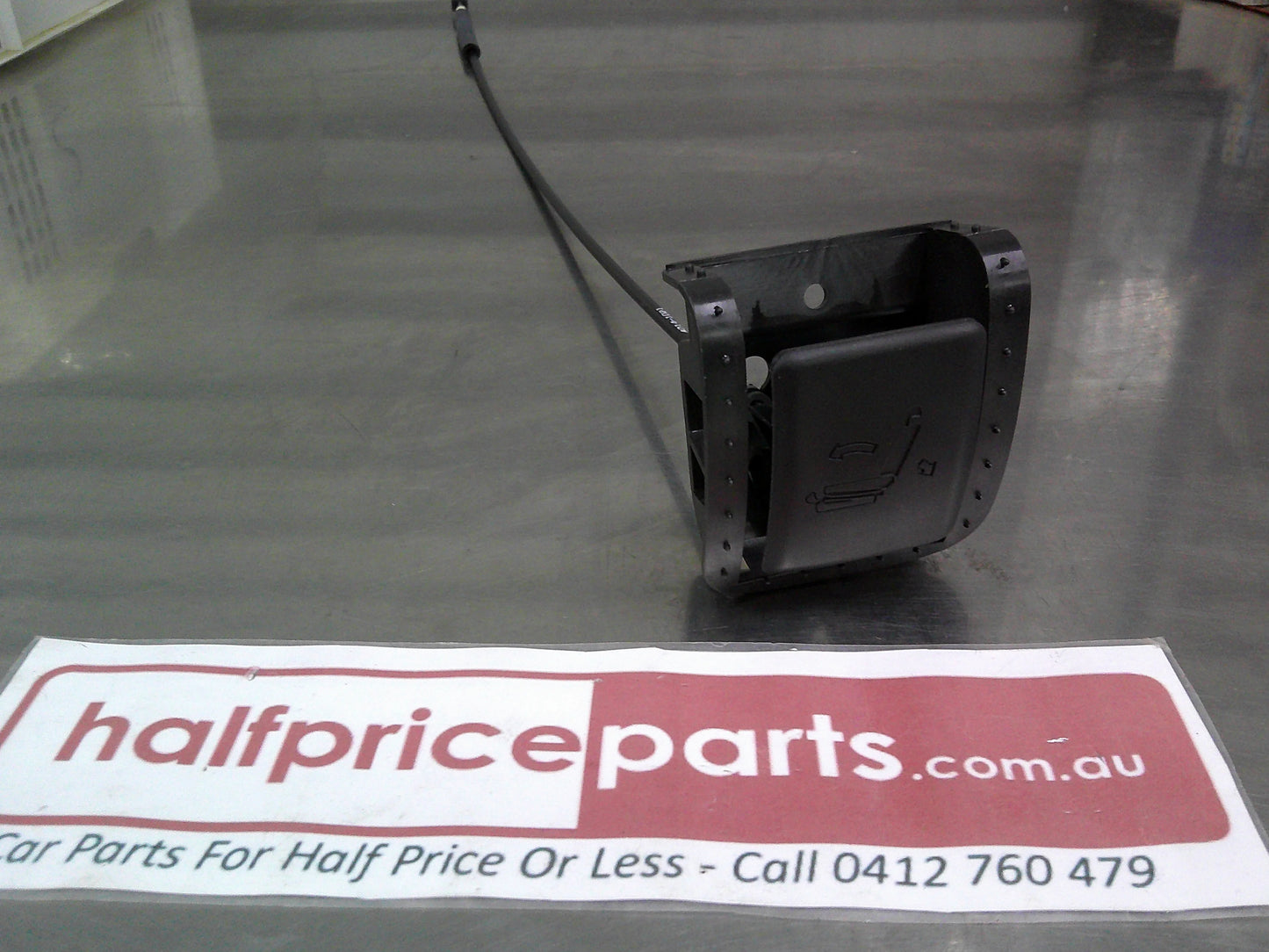Holden CG7 Captiva Genuine Right Hand Rear Seat Recliner Actuator Cable New Part