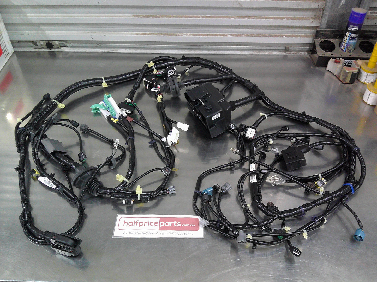 Honda CRV Genuine Engine Bay Wiring Loom Harness With Fuse Box New Part