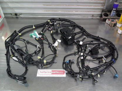 Honda CRV Genuine Engine Bay Wiring Loom Harness With Fuse Box New Part
