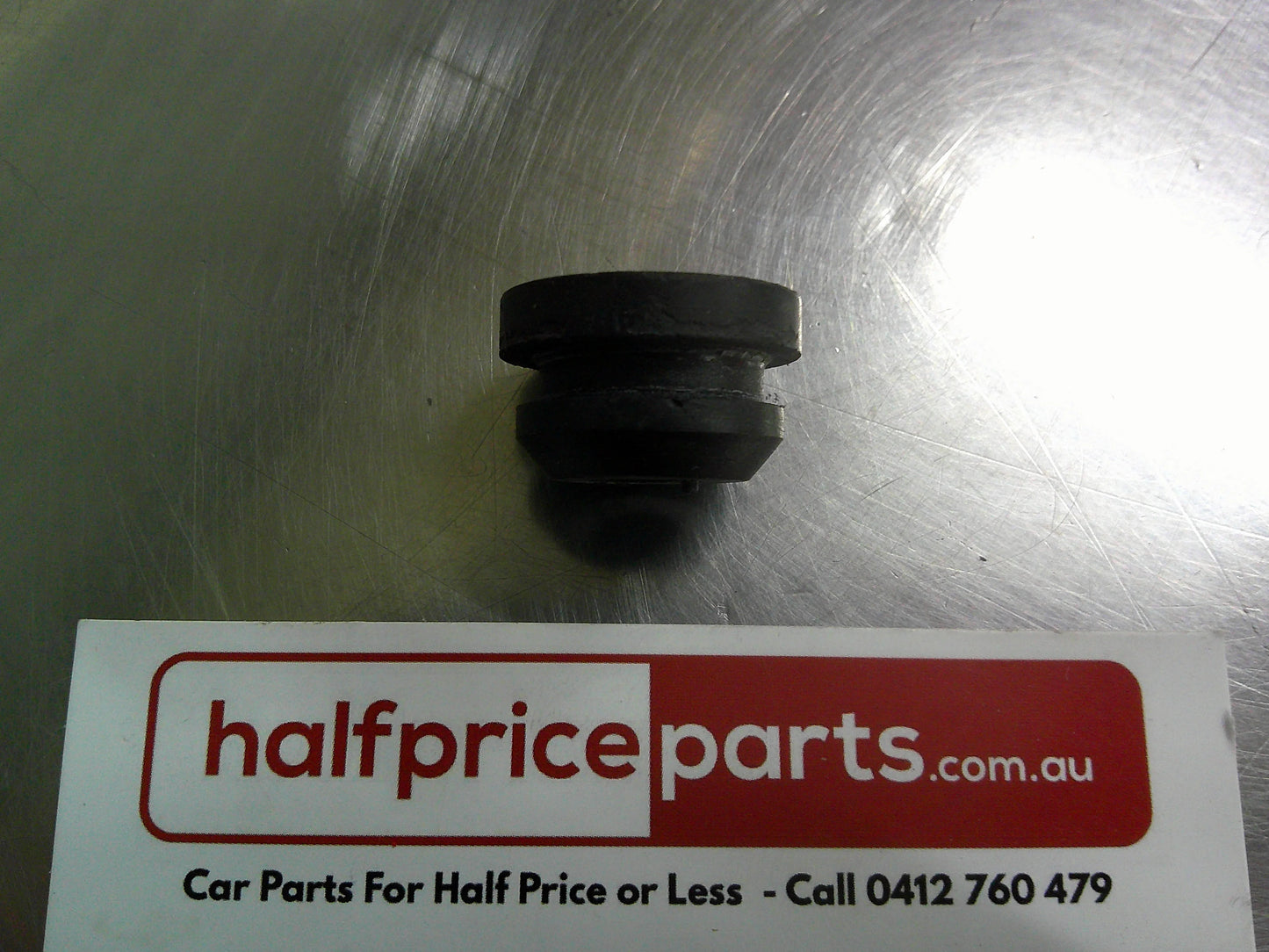 Holden VT/VX Commodore/Calais Air Filter/Coolant Reservoir Mount Insulator New Part