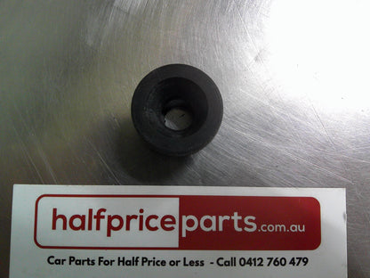 Holden VT/VX Commodore/Calais Air Filter/Coolant Reservoir Mount Insulator New Part