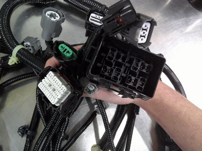 Honda CRV Genuine Engine Bay Wiring Loom Harness With Fuse Box New Part