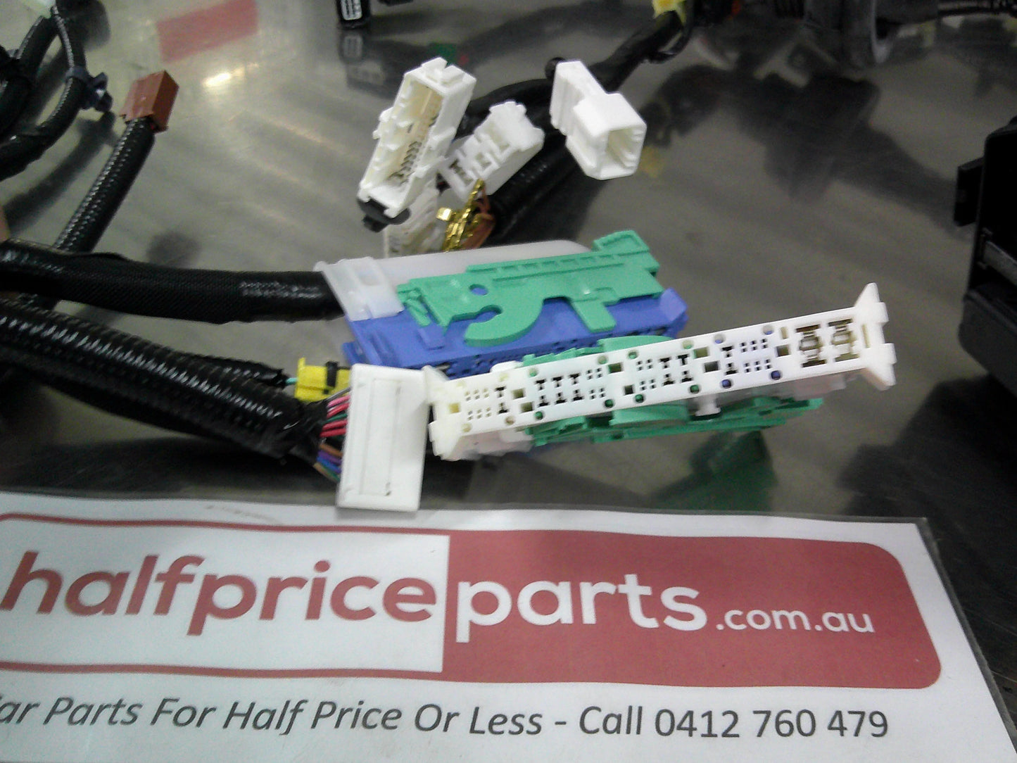 Honda CRV Genuine Engine Bay Wiring Loom Harness With Fuse Box New Part
