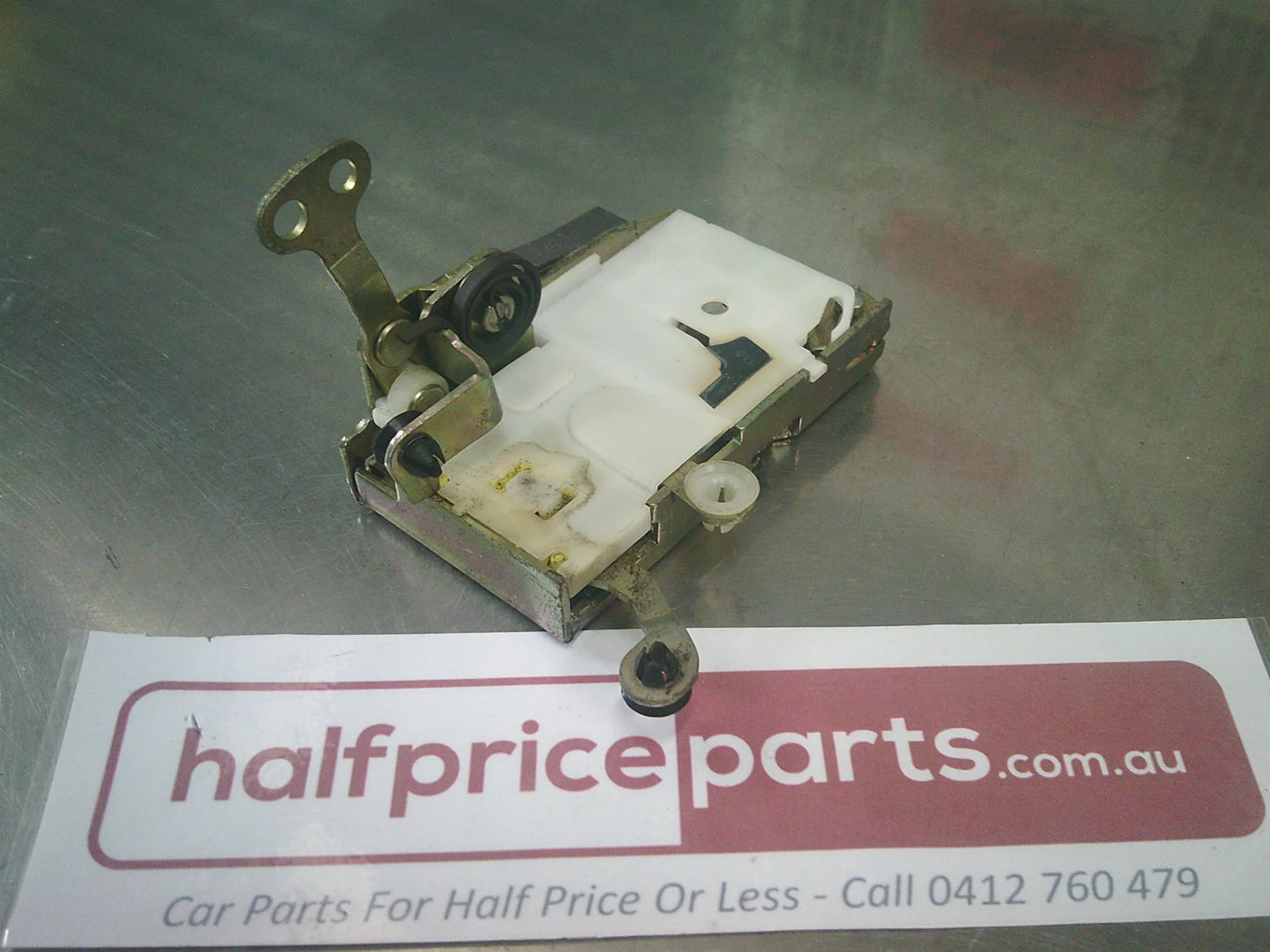 Holden XC Barina Genuine Right Hand Front Drivers Door Lock Assembly Used Part