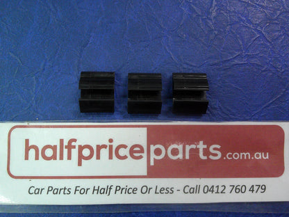 Holden VZ Commodore Lumina Genuine Front Door Weatherstrip Clips 3 Pack New Part