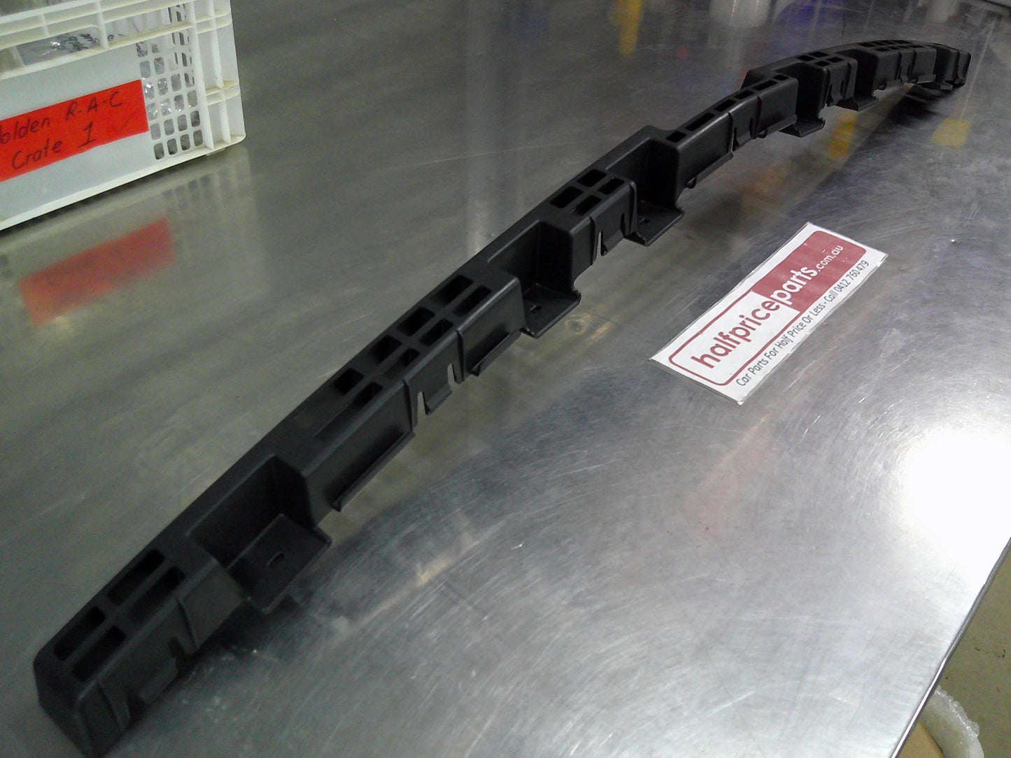 Holden RG7 Colorado Genuine Rear Center Bumper Bar Reinforcement New Part