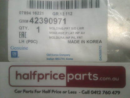Holden CG Captiva Genuine Right Hand Front Lower Door Moulding New Part