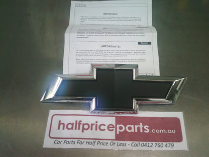 GM Chevrolet Silverado 1500 Genuine Front Grill Emblem (Black/Chrome) New Part