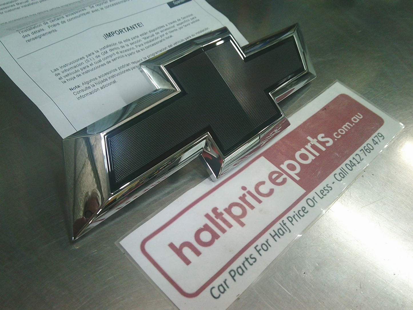 GM Chevrolet Silverado 1500 Genuine Front Grill Emblem (Black/Chrome) New Part