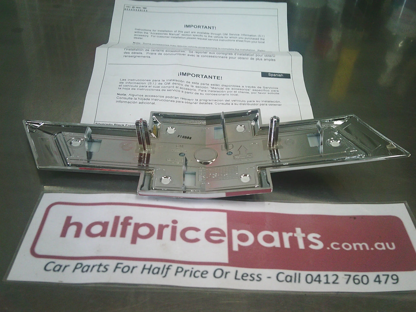 GM Chevrolet Silverado 1500 Genuine Front Grill Emblem (Black/Chrome) New Part