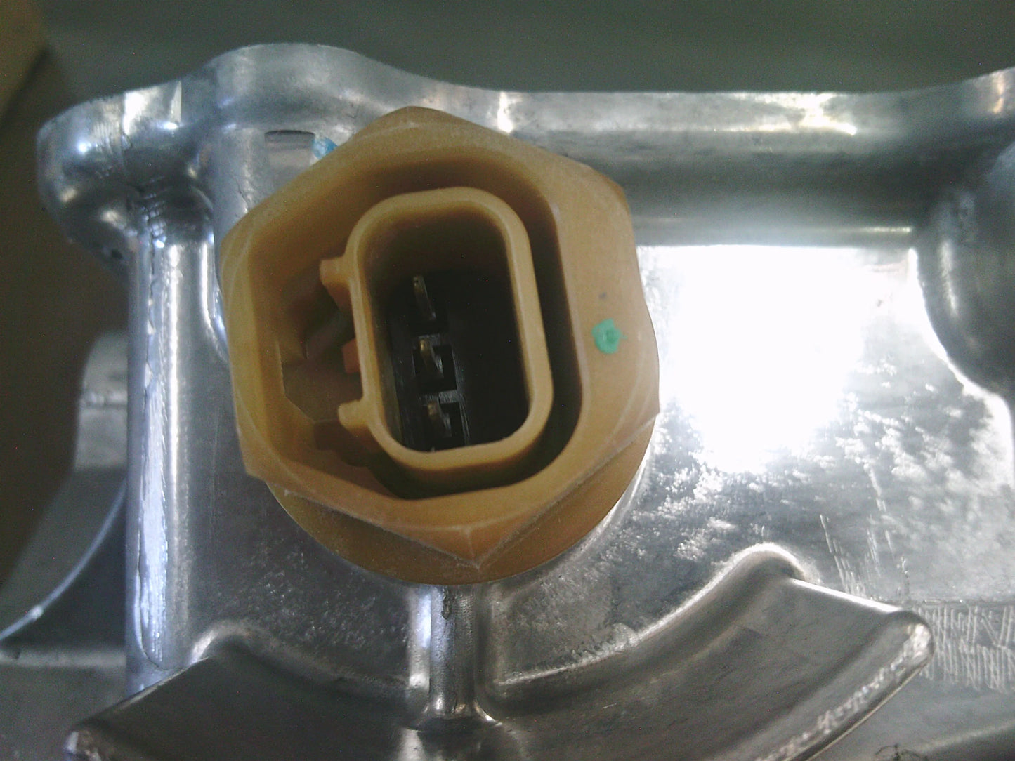 Holden CG Captiva/CG7 Genuine Upper Oil Pan Assembly New Part