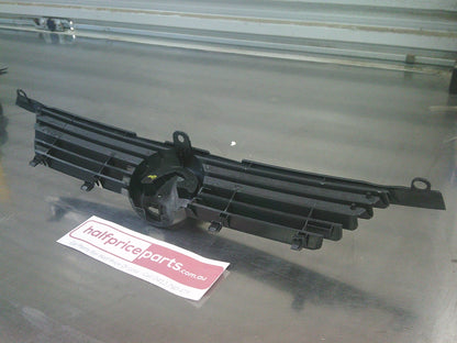 Holden JR/JS Vectra Genuine Front Radiator Grille New Part