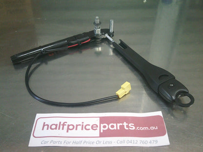 Holden CG Captiva 5/7 CG Genuine Front Right Hand Seat Belt Tensioner w/Square Connector New Part.